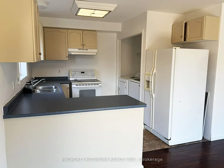 41 Sydenham Wells Ct — Photo 8