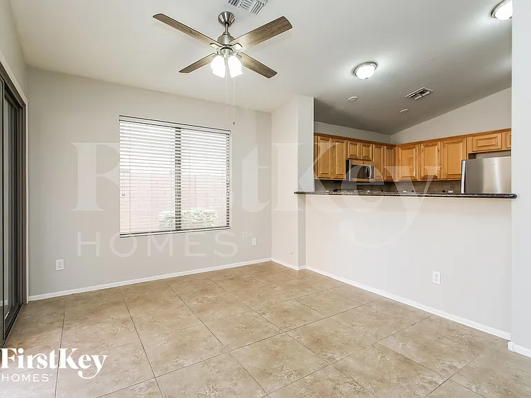 2968 E Silverbell Rd — Photo 5