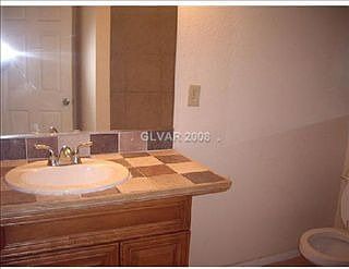 3rd image of 3013 Gardendale St