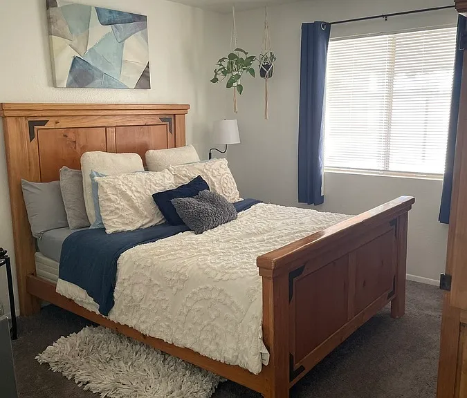 323 E Auburn Dr — Photo 12