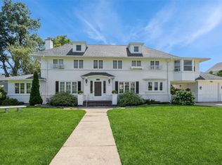 225 Crescent St SE, Cedar Rapids, IA 52403