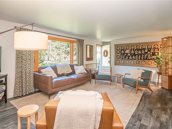 3rd image of 5632 Everhard Rd NW