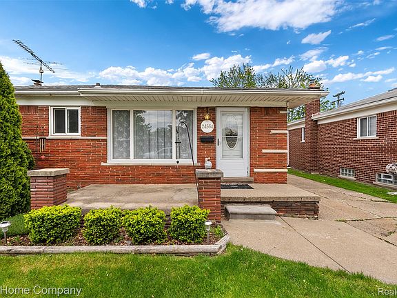 5th image of 24564 Marine Ave