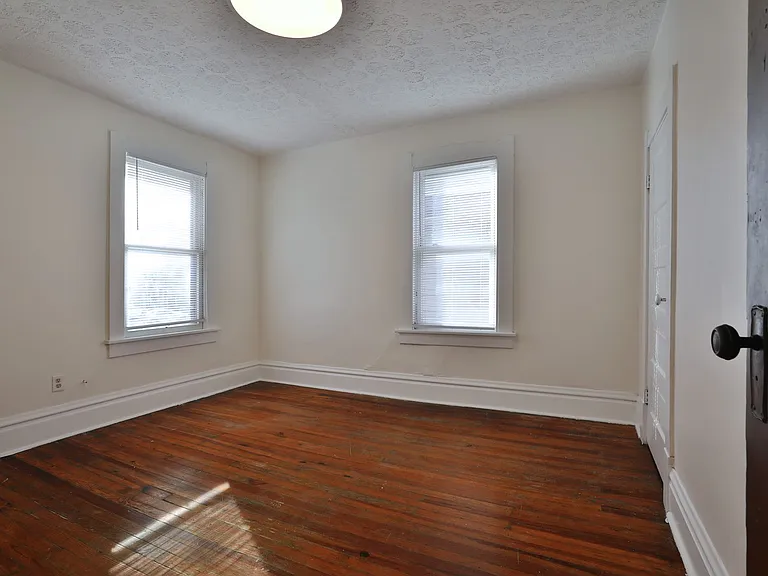 229 E 11th Ave — Photo 22