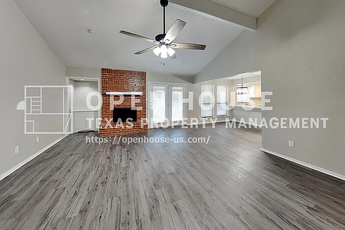 3 bed, 2.0 bath, 1569 sqft, $2,150 — Photo 3