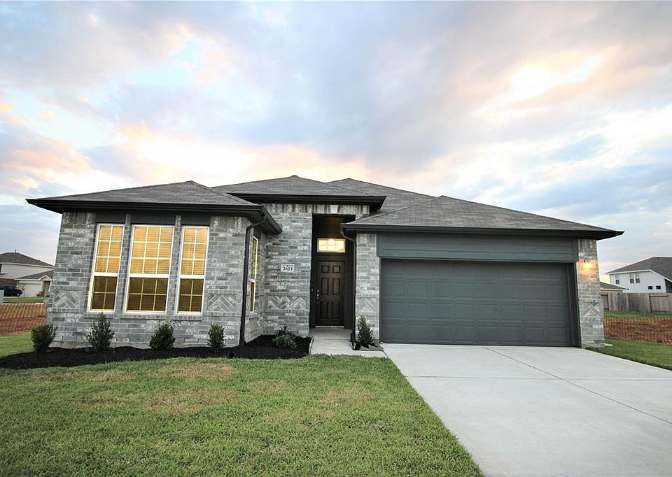 1st image of 2623 Coral Dr