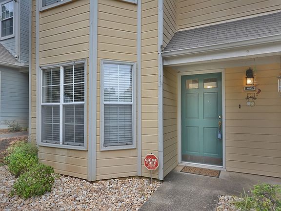 3rd image of 1225 Overton Dr