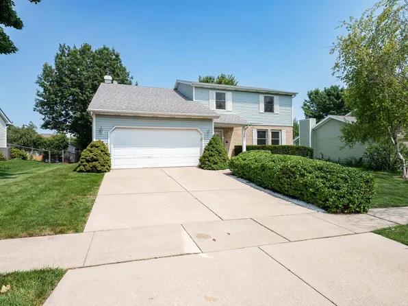39 Aberdeen Way, Bloomington, IL 61704