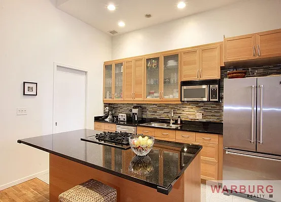 Sold by Warburg | media 14