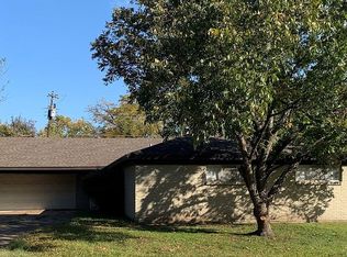 412 Huntingdon Dr, Irving, TX 75061