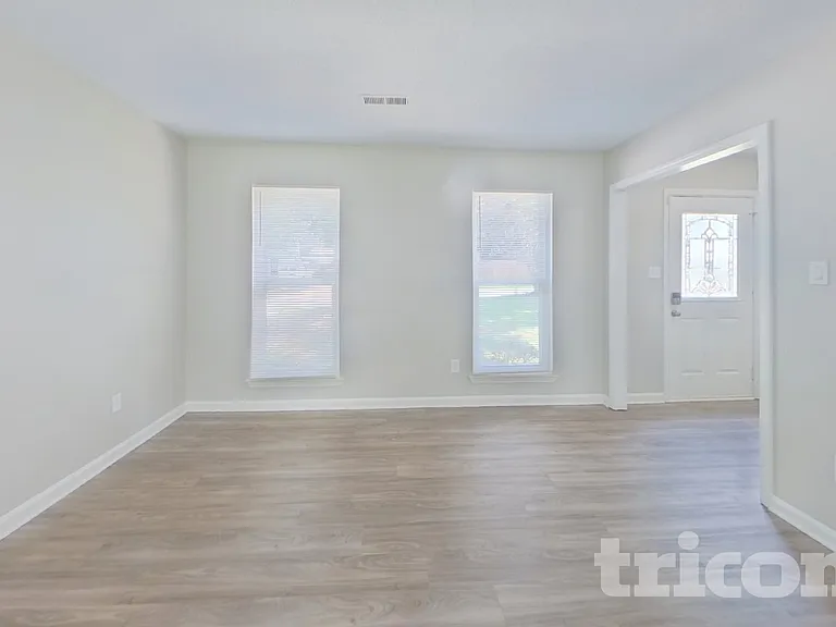 7631 Coffey Creek Dr — Photo 3