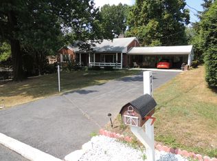 716 Hampton Court Rd, Harrisburg, PA 17109