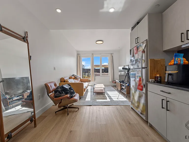 2045 Ocean Ave #805 — Photo 7