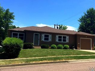 912 S Marday Ave, Sioux Falls, SD 57103