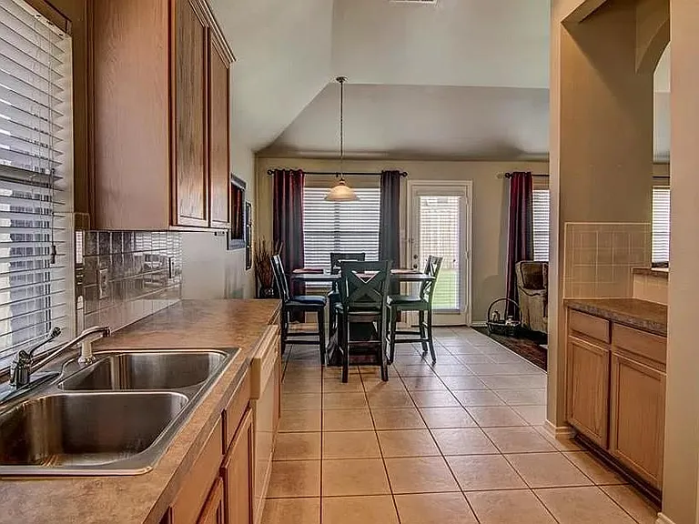 5928 Lantern Ln — Photo 3