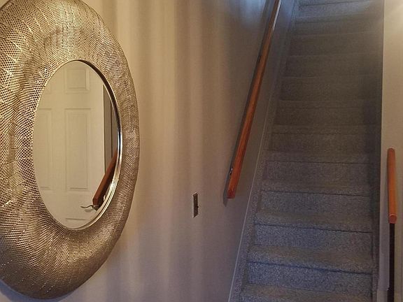 4th image of 130 Cotter Ave