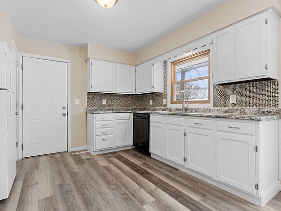4th image of 3424 Cavendish Dr