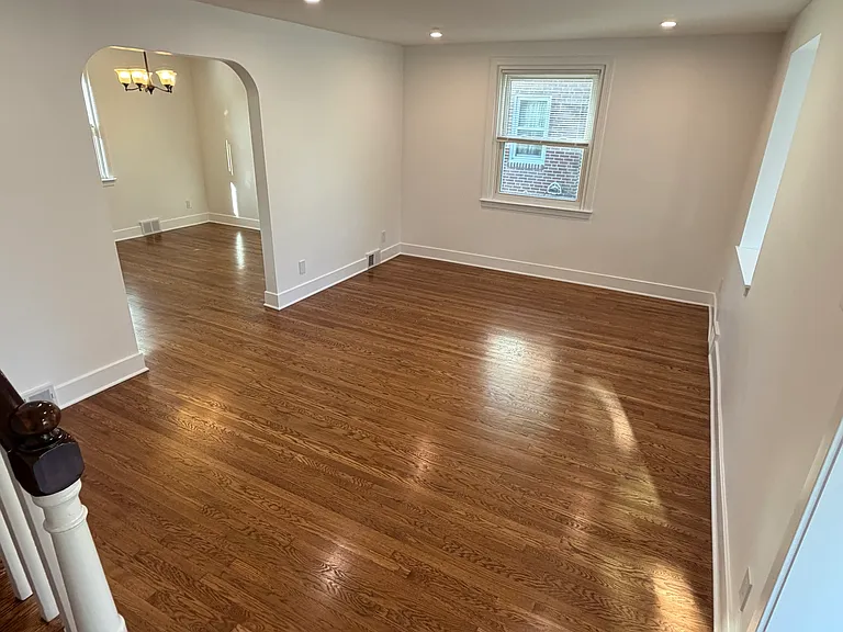 1711 Robinson Ave — Photo 5