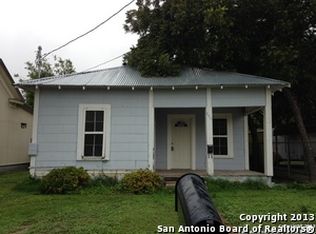 328 W Walnut St, Seguin, TX 78155