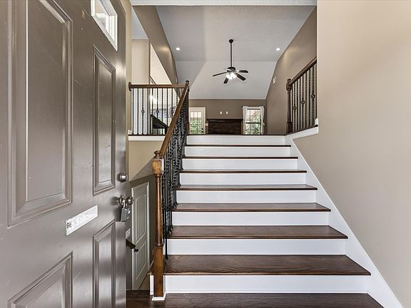 4th image of 2973 McManus Cir