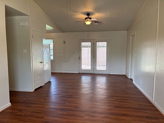 4th image of 1510 Metropolitan Dr