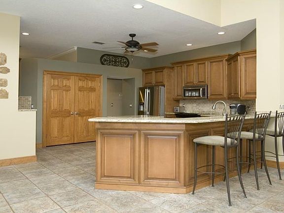 4th image of 4712 Stone Hollow Ct