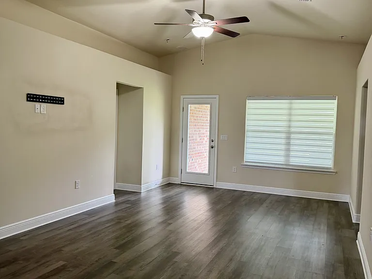 5049 Quarter Deck St — Photo 16