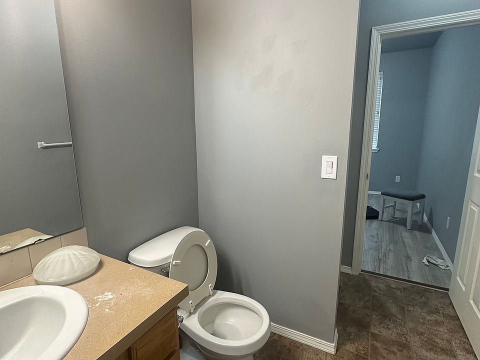 1st image of 8939 Gravelly Lake Dr SW Unit 4