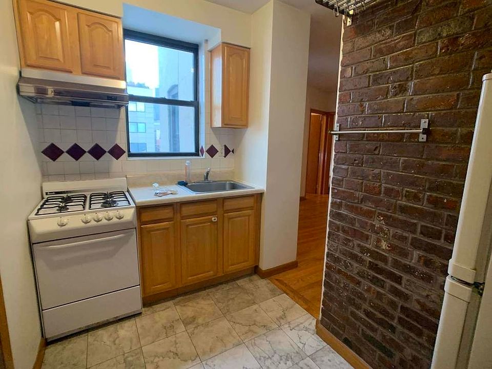 1st image of 106 Mulberry St #36