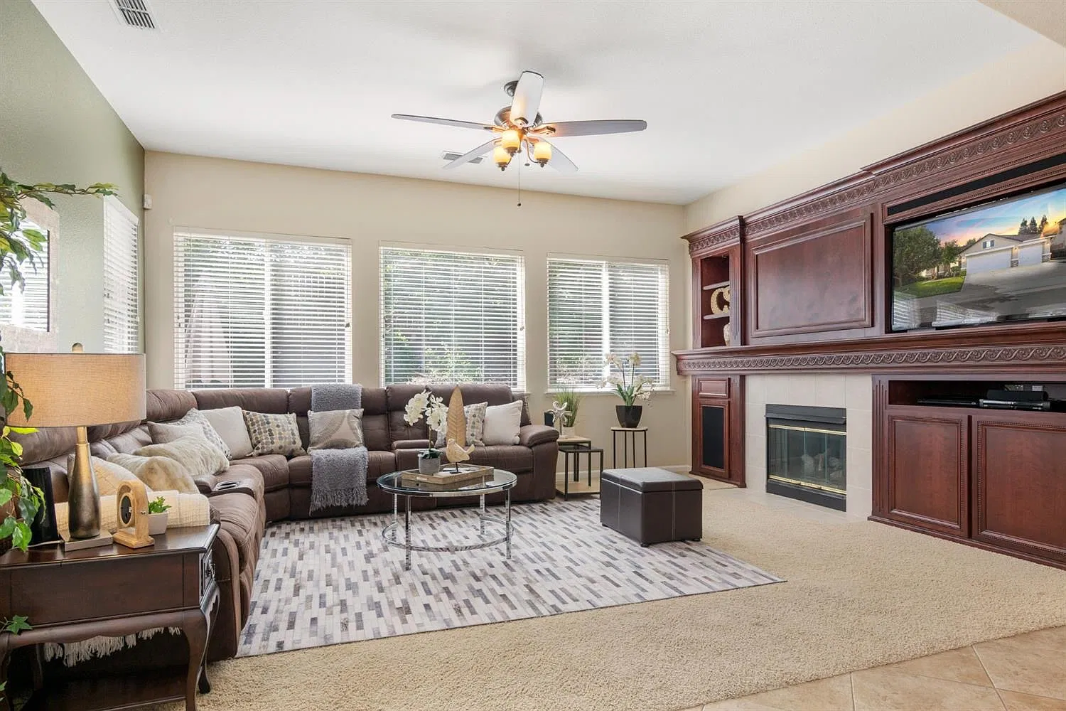 4 bed, 2250 sqft, $3,100 — Photo 4