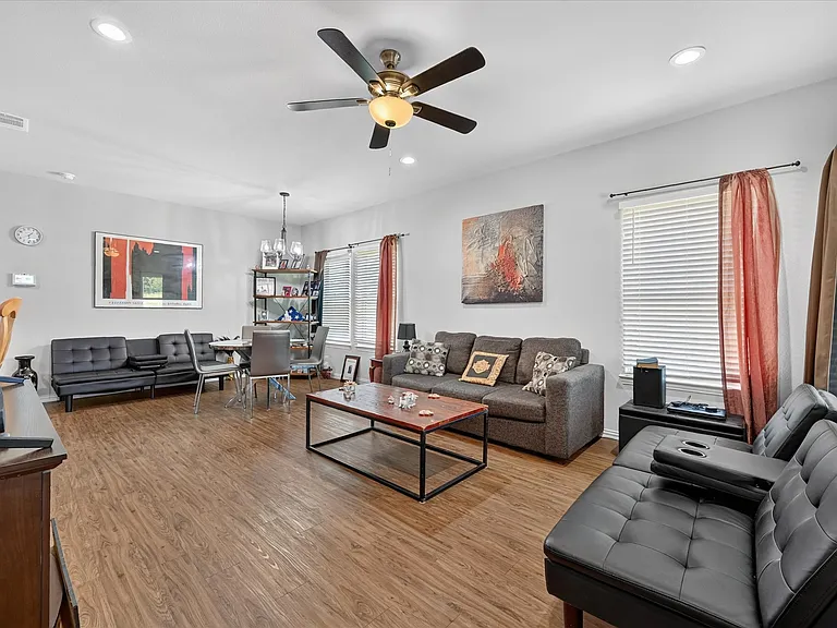 225 Sante Fe St — Photo 8