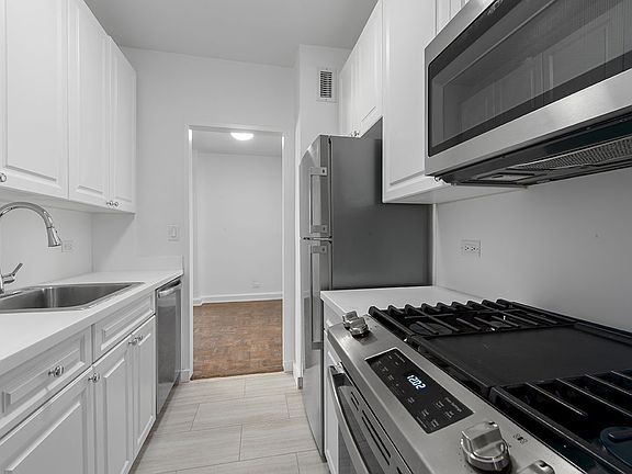5th image of 136 E 55th St APT 6P