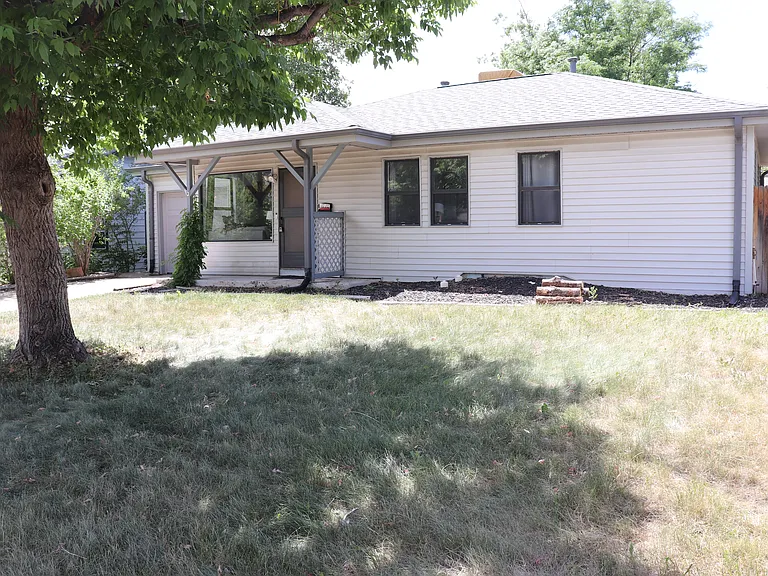 1655 S Newton St — Photo 2