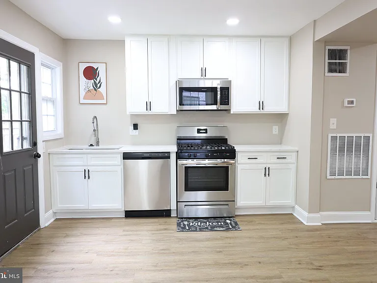 1316 Eastern Ave NE — Photo 12