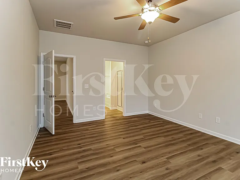 1136 Scarlett Dr — Photo 9