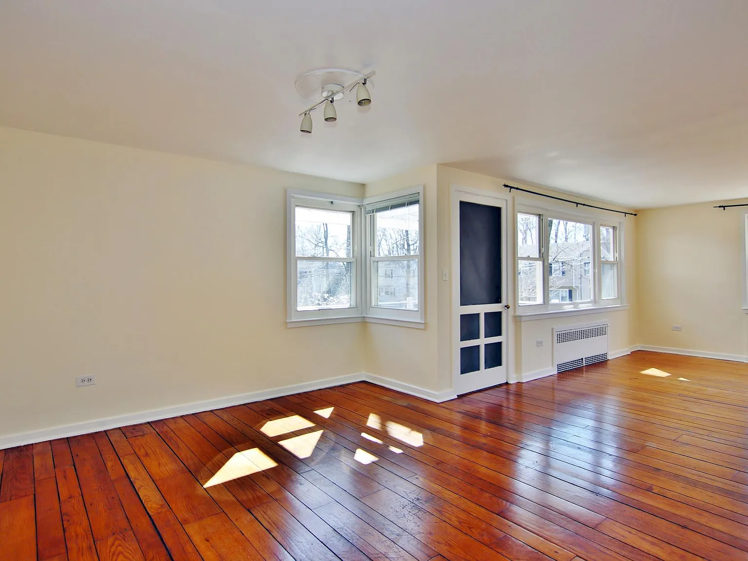 33 River St — Photo 4