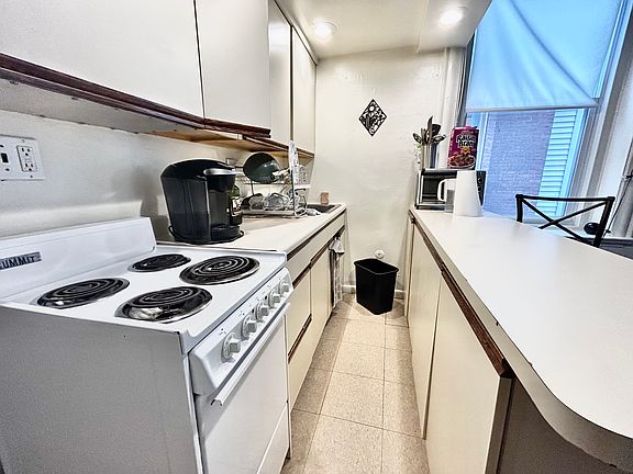 5th image of 1115 Spruce St APT 2B