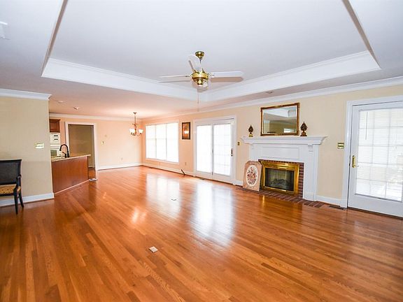 3rd image of 123 Holly Hills Dr