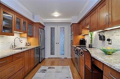 5th image of 1212 N Lake Shore Dr APT 27CS