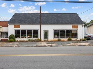 607 W Main St #A-B, Pilot Mountain, NC 27041