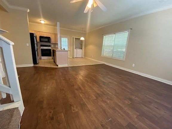 2nd image of 232 N Olive Ave