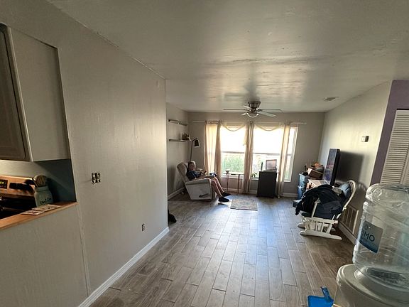 5th image of 1000 Genevieve Ave