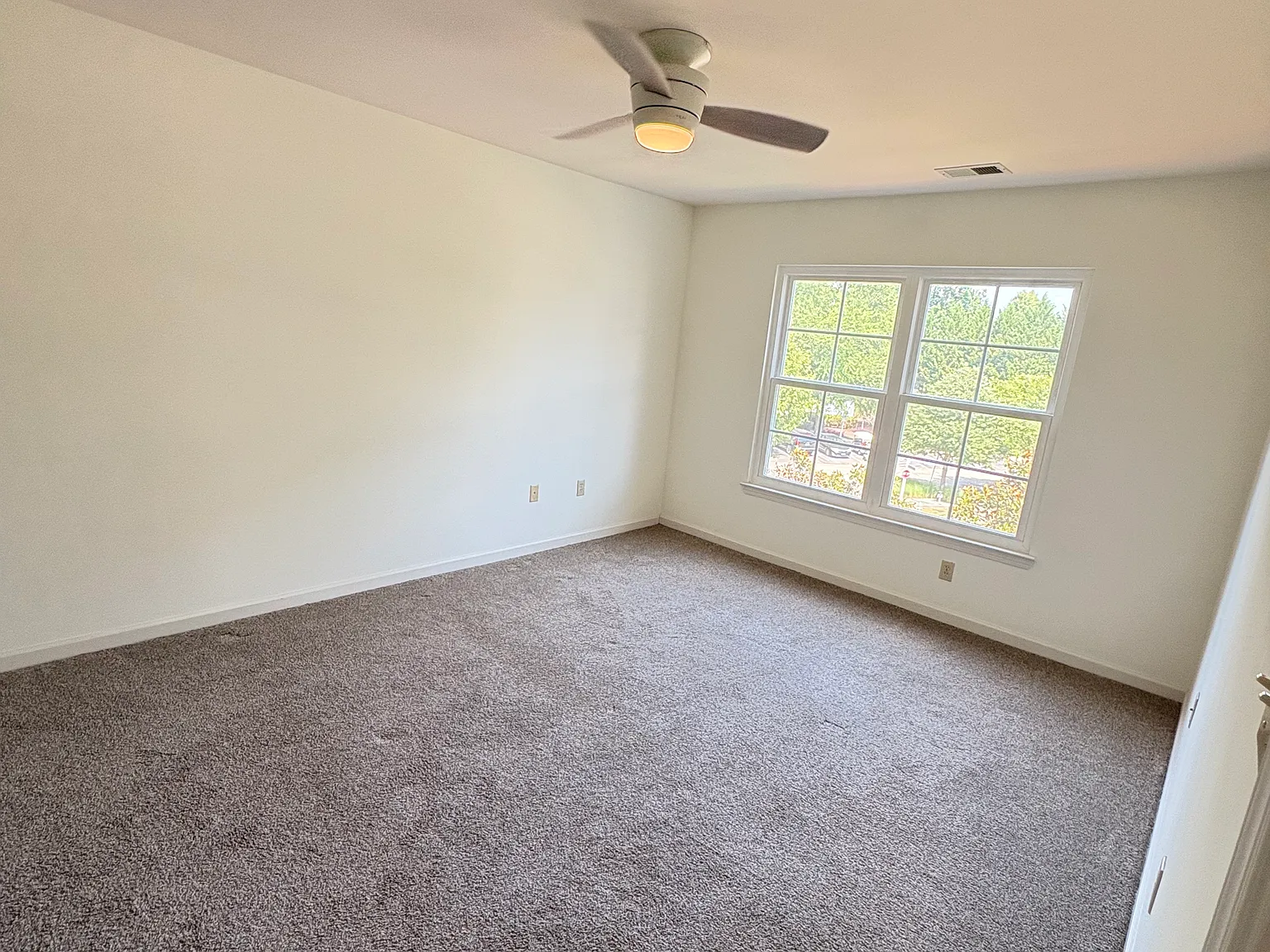 2 bed, 1305 sqft, $1,950 — Photo 4