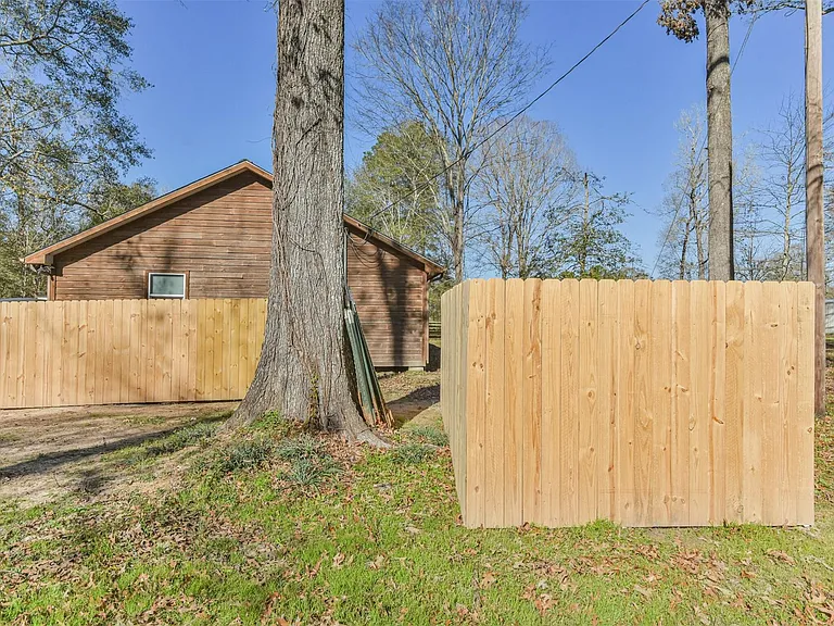 24237 Creekwood Dr — Photo 41