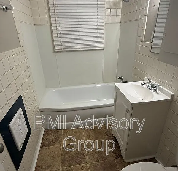 3365 SE Girard St — Photo 4