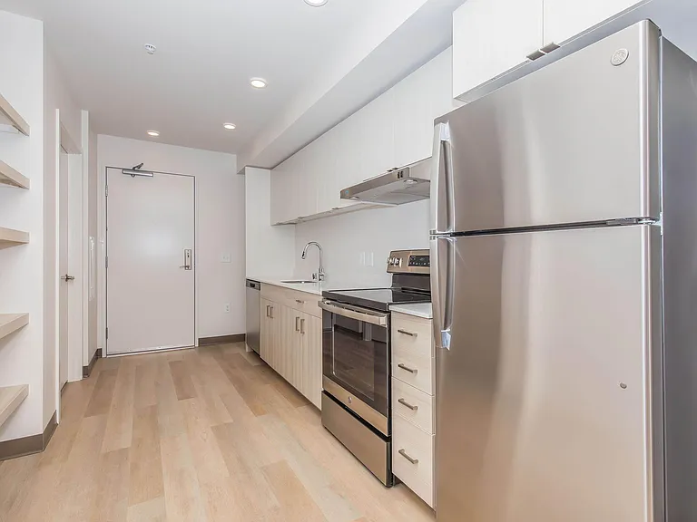 Beacon Pacific Village Apartments — Photo 30