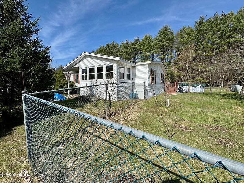 4th image of 147 Seven Hills Road