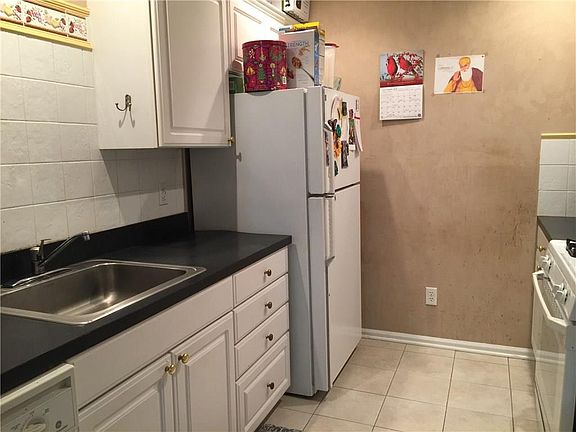 4th image of 84 Windsong Cir #6