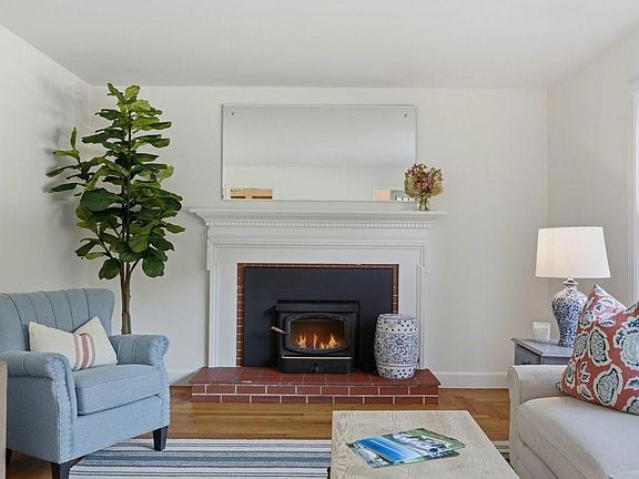 4th image of 205 Lincoln Ave