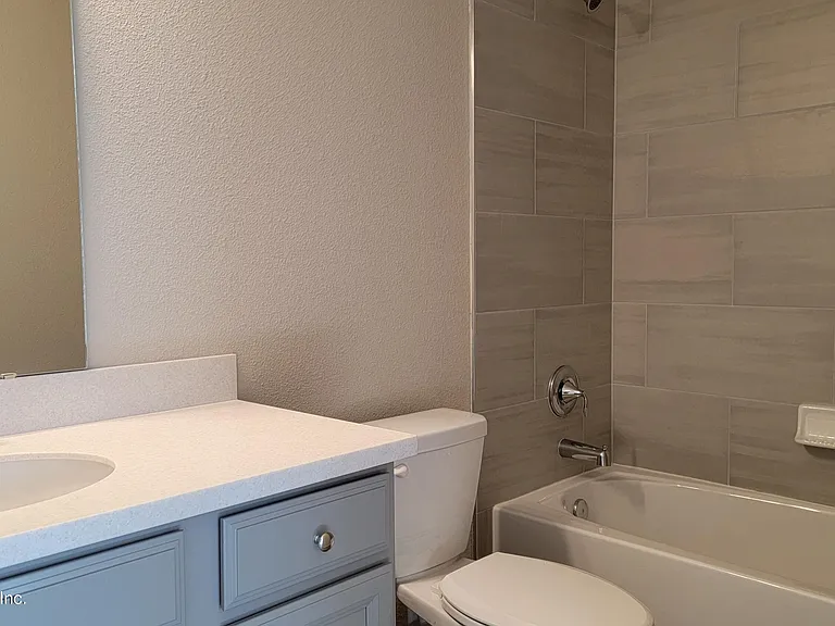 12870 Josslyn Ln — Photo 19